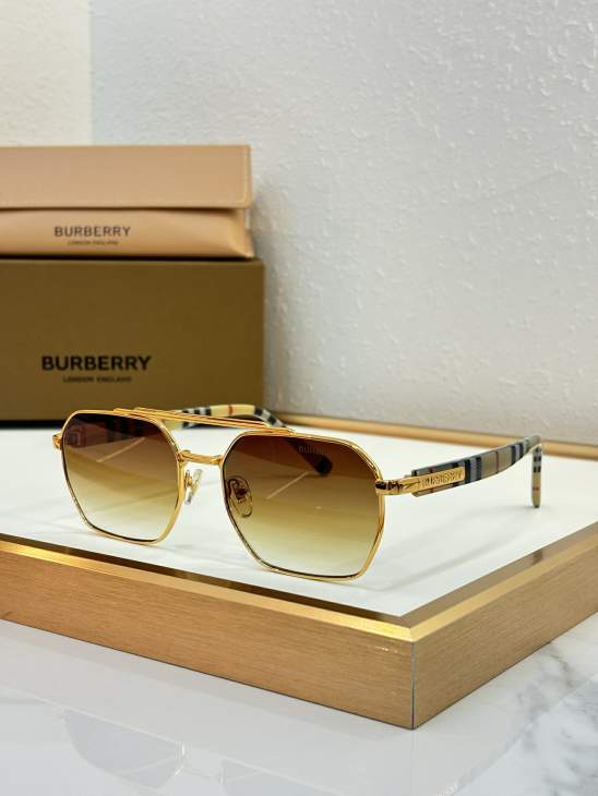 Picture of Burberry Sunglasses _SKUfw80882160fw